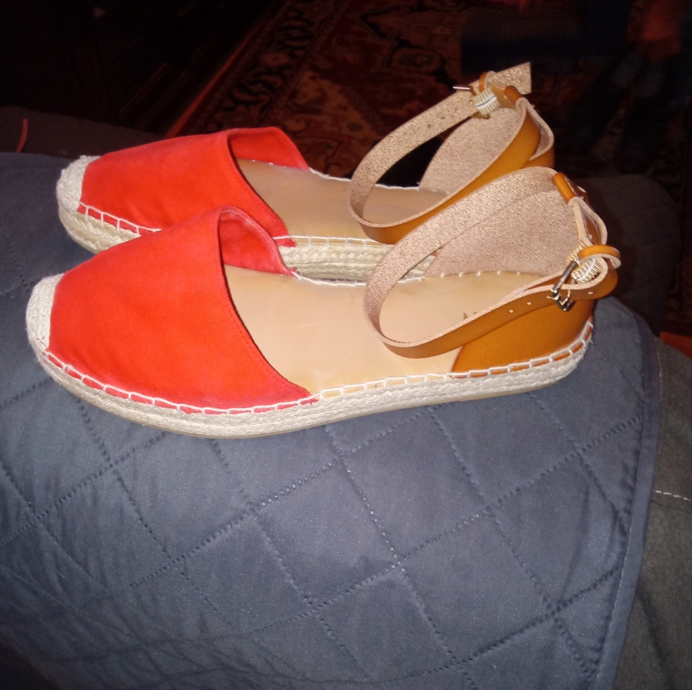 Old Navy espadrilles size 8.5